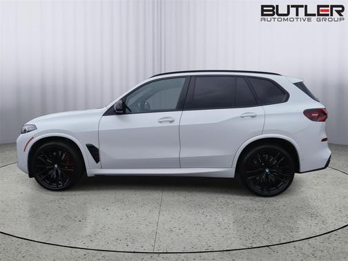 2024 BMW X5 M60i