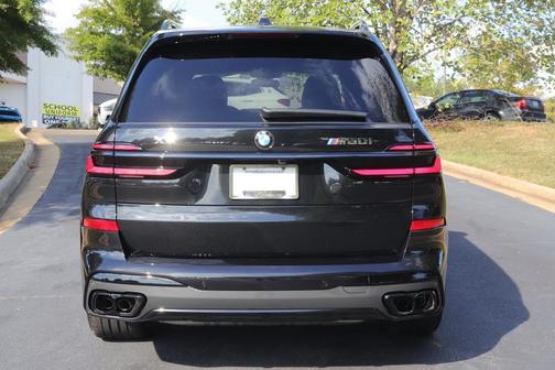 2026 BMW X7 M60i