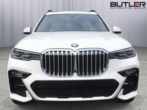 Alpine White 2022 BMW X7 xDrive40i
