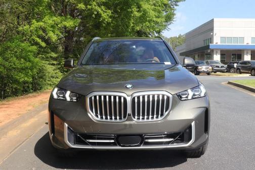 Manhattan Green Metallic 2026 BMW X5 sDrive40i