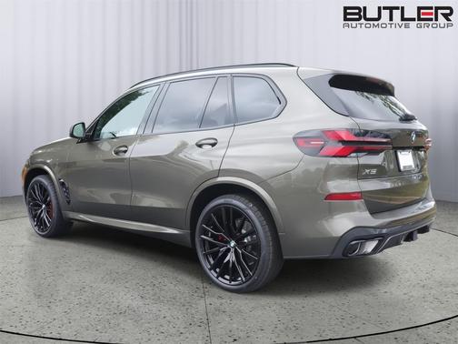 Manhattan Green Metallic 2026 BMW X5 xDrive40i