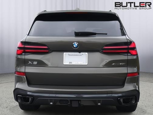 Manhattan Green Metallic 2026 BMW X5 xDrive40i