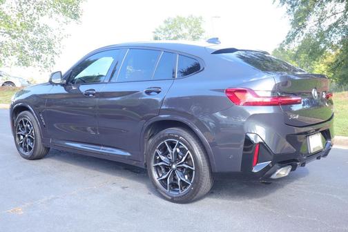 2023 BMW X4 xDrive30i