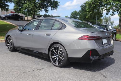 Oxide Grey Metallic 2026 BMW 550e xDrive