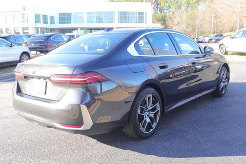 Dark Graphite Metallic 2026 BMW 530 530i
