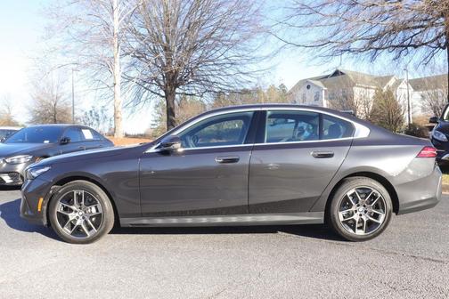 Dark Graphite Metallic 2026 BMW 530 530i