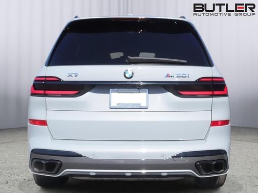 2025 BMW X7 M60i