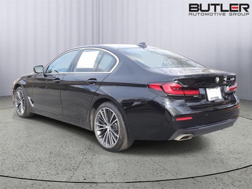Jet Black 2023 BMW 540 i