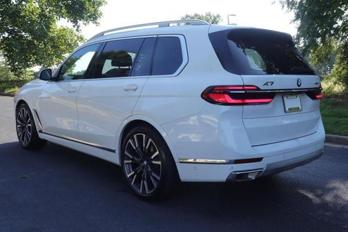 2024 BMW X7 xDrive40i