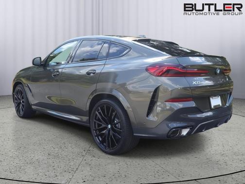 Manhattan Green Metallic 2027 BMW X6 xDrive40i