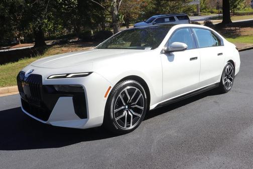 2023 BMW 740 i