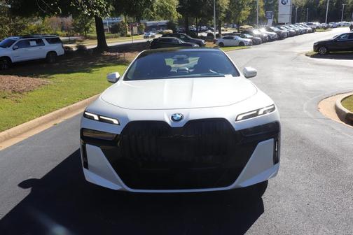 2023 BMW 740 i
