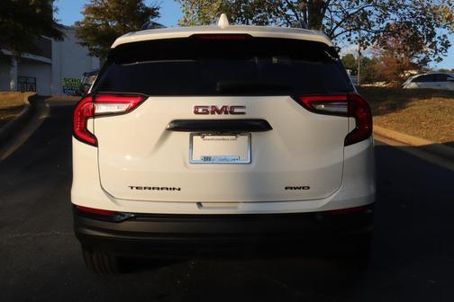 2024 GMC Terrain SLT