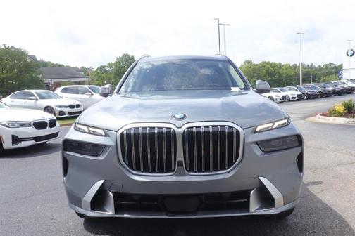 Skyscraper Grey Metallic 2027 BMW X7 xDrive40i