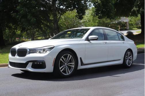 2018 BMW 740 740i