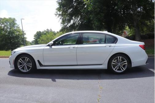 2018 BMW 740 740i