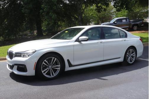 2018 BMW 740 740i