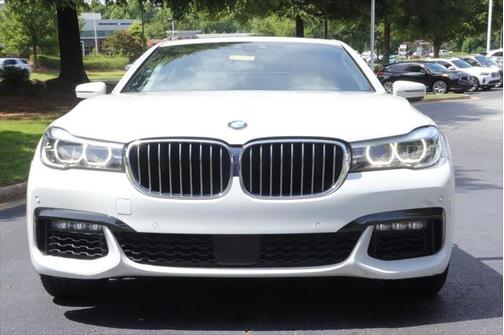 2018 BMW 740 740i