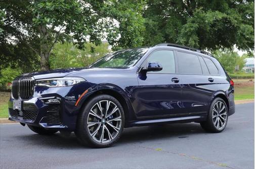 2022 BMW X7 M50i