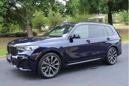 2022 BMW X7 M50i