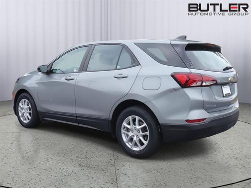Sterling Gray Metallic 2024 Chevrolet Equinox LS