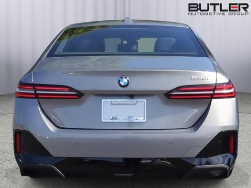 Oxide Grey Metallic 2027 BMW 530 i