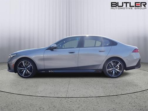 Oxide Grey Metallic 2027 BMW 530 i