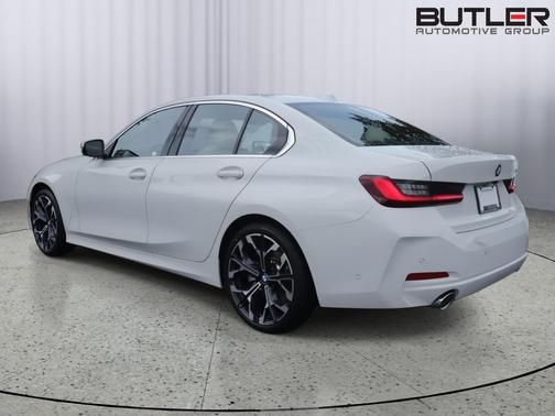 Alpine White 2026 BMW 330 330i