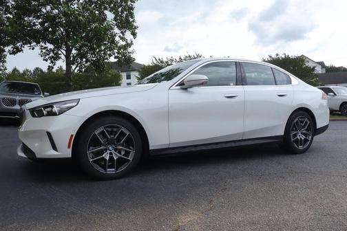Mineral White Metallic 2027 BMW 530 i