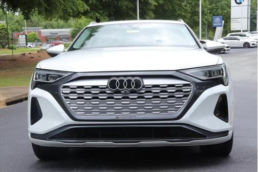 2024 Audi Q8 e-tron Premium Plus