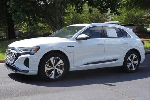 2024 Audi Q8 e-tron Premium Plus