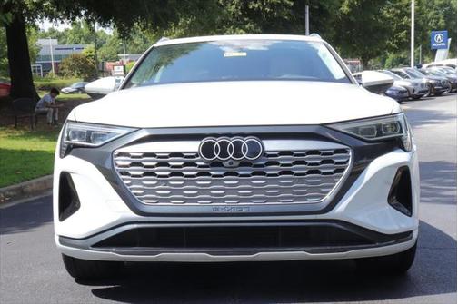 2024 Audi Q8 e-tron Premium Plus