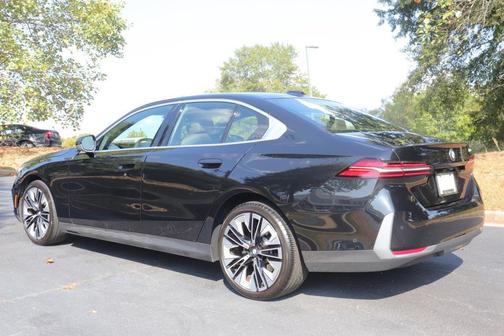 2025 BMW 530 i