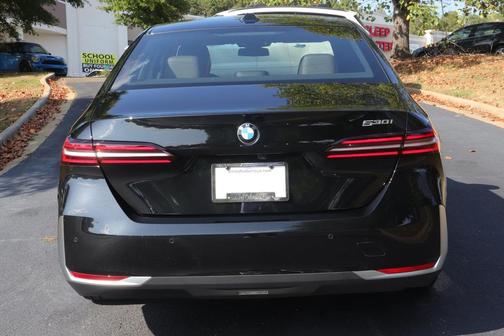 2025 BMW 530 i