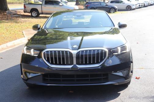 2025 BMW 530 i