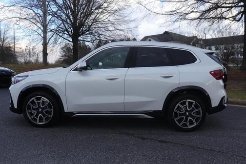 Mineral White Metallic 2026 BMW X1 xDrive28i
