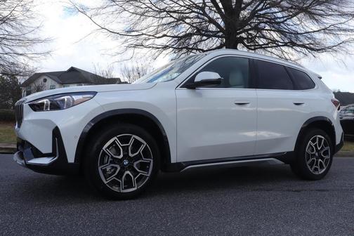 Mineral White Metallic 2026 BMW X1 xDrive28i