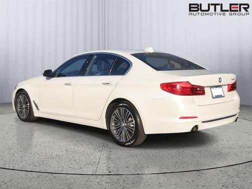 2018 BMW 530 530i