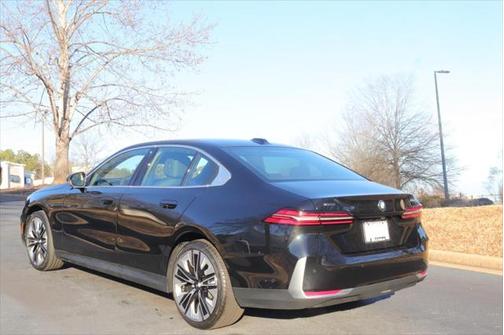 2025 BMW 530 i xDrive