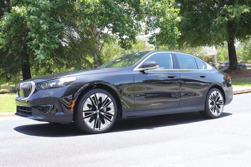 2025 BMW 530 i xDrive