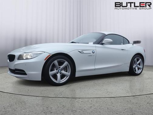 Mineral White Metallic 2016 BMW Z4 sDrive28i