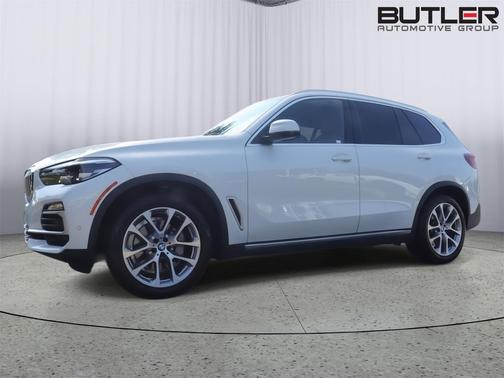Mineral White Metallic 2021 BMW X5 sDrive40i