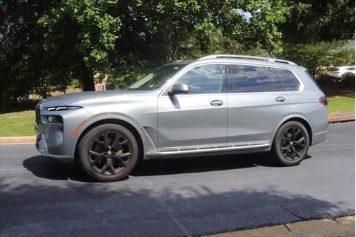 2025 BMW X7 xDrive40i