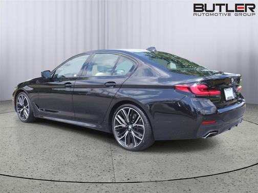 Black Sapphire Metallic 2023 BMW 540 i