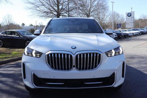 Mineral White Metallic 2026 BMW X5 sDrive40i