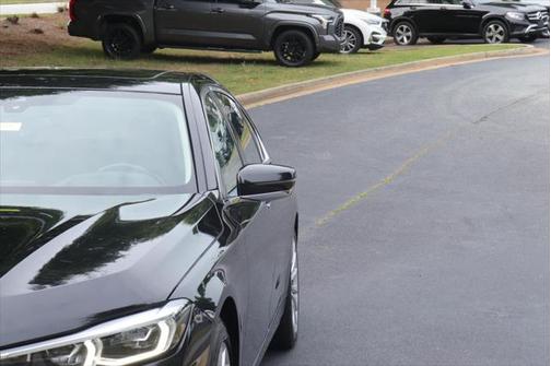 2022 BMW 740 i