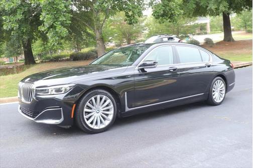 2022 BMW 740 i