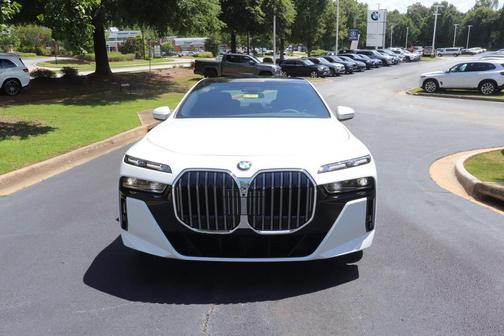 2025 BMW 760 i xDrive