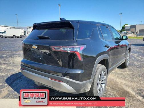 Mosaic Black Metallic 2026 Chevrolet Equinox 1LT