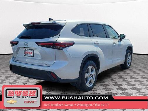 Wind Chill Pearl 2024 Toyota Highlander LE